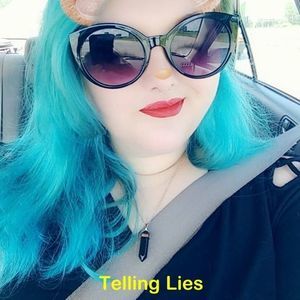 Meet your Posher, Charlea